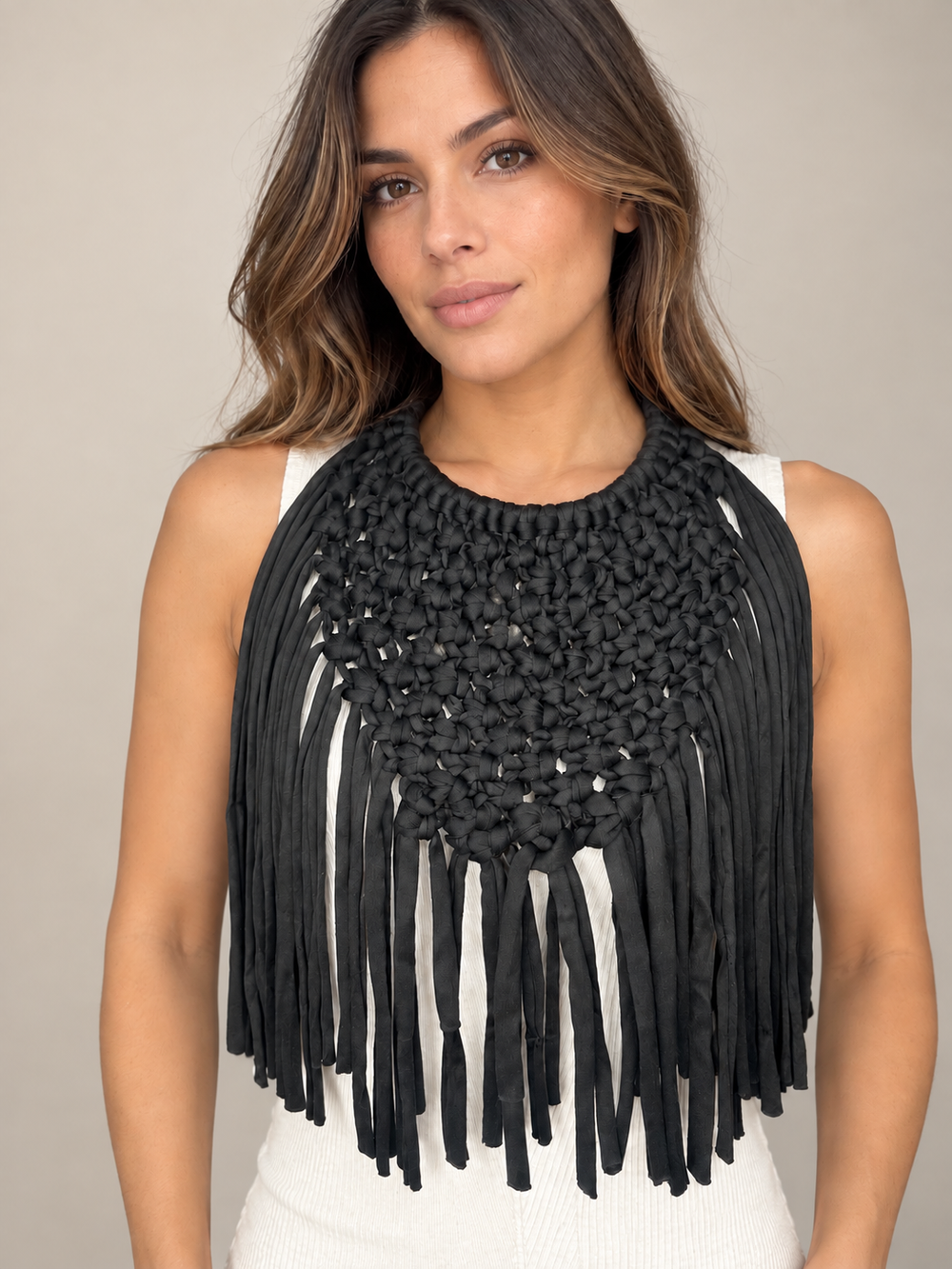 BLACK BLOOM — Macramé Collar