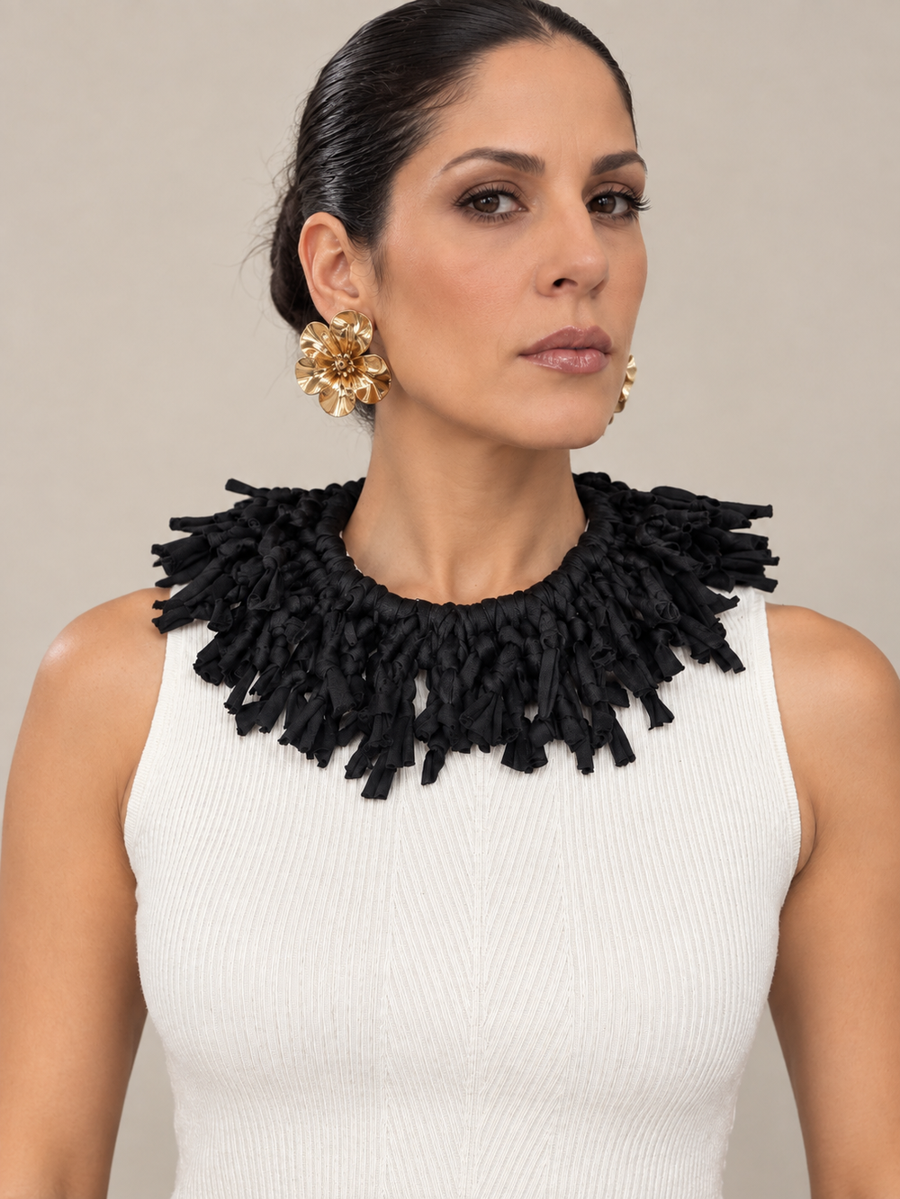 MIDNIGHT BLOOM — Short Macramé Collar